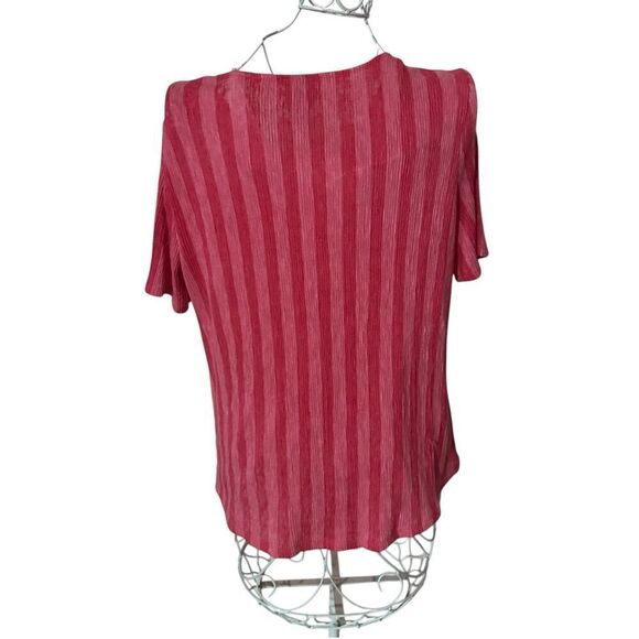 Great CONDITION STUNNING Chico's Top pink Striped Plisse Stretch Solid Tie Front - Picture 3 of 12